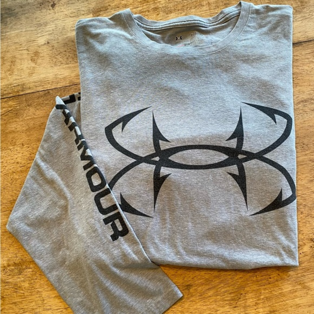 Under Armour Heat Gear Men’s XL Gray Long Sleeve Black Graphic‎ Shirt